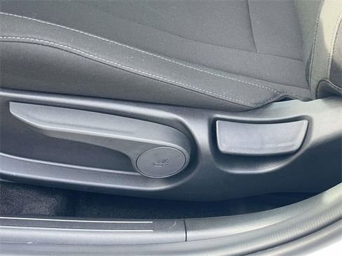 Certified 2025 Hyundai Elantra Sport image 12