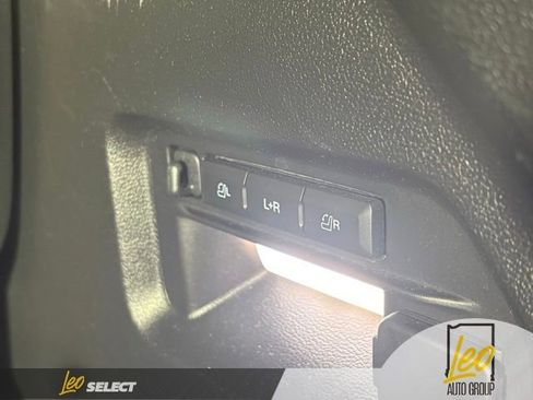 Used 2022 Ford Explorer Limited w/ Equipment Group 301A AWD/4WD image 19