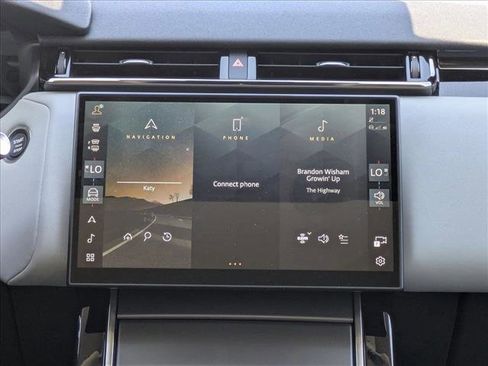 New 2025 Land Rover Range Rover Velar Dynamic SE image 12