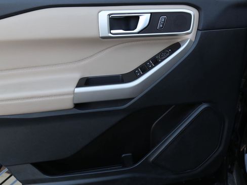 Used 2023 Ford Explorer XLT w/ Equipment Group 202A image 17