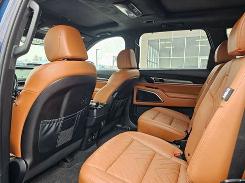 Used 2025 Kia Telluride SX Prestige X-Pro AWD/4WD image 12