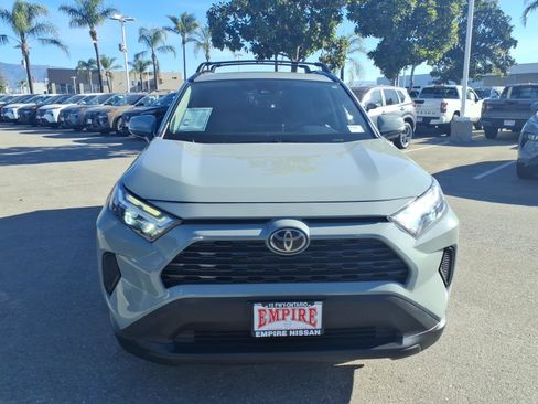 Used 2022 Toyota RAV4 XLE w/ Convenience Package image 2