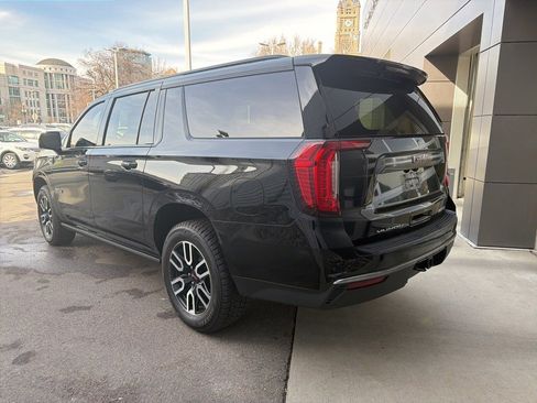 Used 2023 GMC Yukon XL AT4 image 8