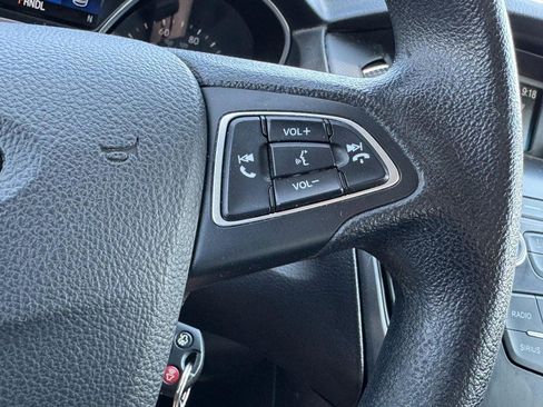 Used 2018 Ford Focus SE FWD image 17