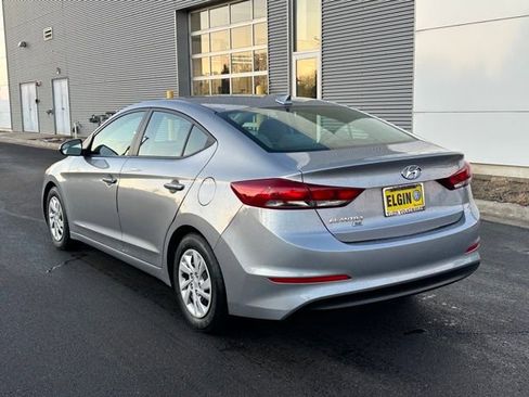 Used 2017 Hyundai Elantra SE image 4