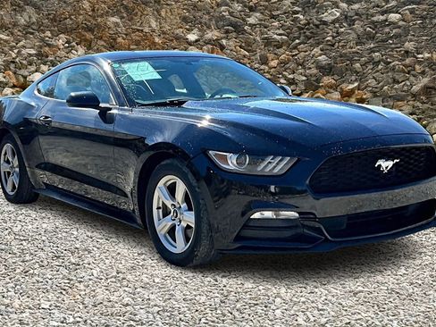 Used 2016 Ford Mustang Coupe image 7