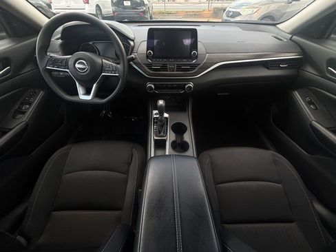 Used 2025 Nissan Altima 2.5 SV image 33
