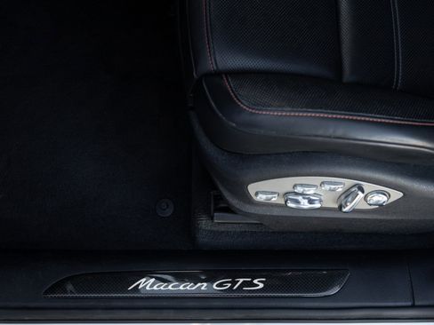 Used 2022 Porsche Macan GTS image 21