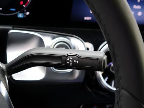 New 2025 Mercedes-Benz GLB 250 4MATIC image 34