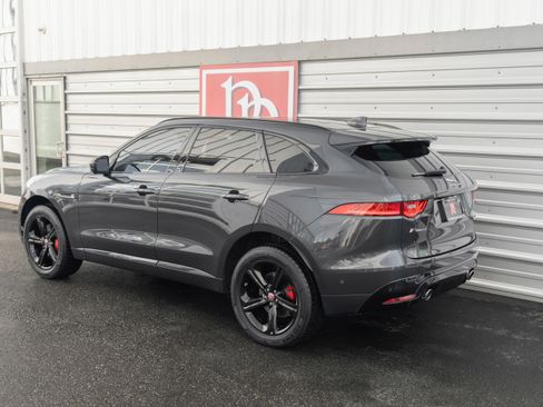 Used 2017 Jaguar F-PACE S image 40
