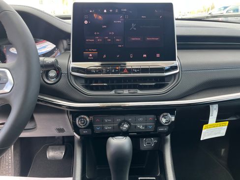 New 2026 Jeep Compass Limited image 22