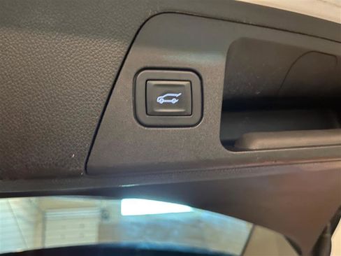 Used 2019 Buick Envision Essence image 37