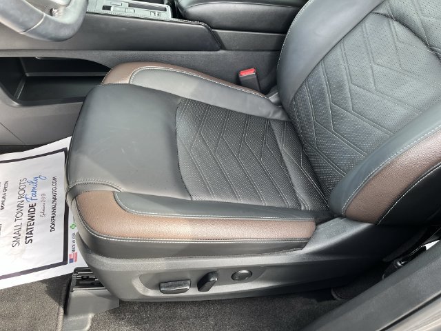 Certified 2025 Nissan Pathfinder Platinum w/ Cargo Package FWD image 12