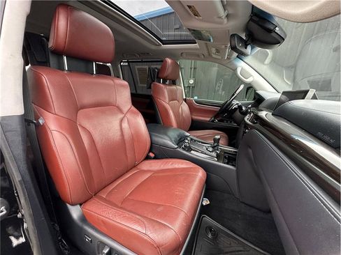 Used 2017 Lexus LX 570 4WD image 15
