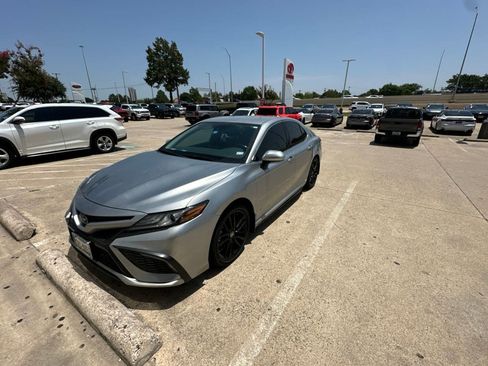Used 2023 Toyota Camry XSE FWD image 1