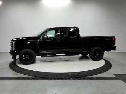 New 2026 Ford F250 Lariat w/ Black Appearance Package