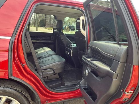 Used 2018 Ford Expedition Platinum image 25