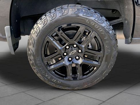 Used 2023 Chevrolet Silverado 1500 LT Trail Boss w/ LT Trail Boss Premium Package AWD/4WD image 11