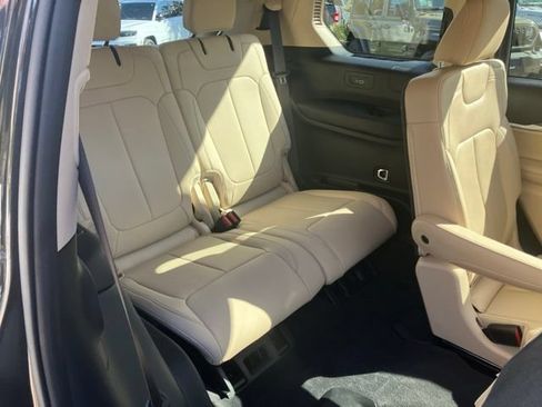 Used 2021 Jeep Grand Cherokee L Limited AWD/4WD image 28