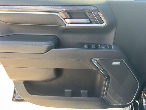 Used 2022 Chevrolet Silverado 1500 LTZ w/ LTZ Premium Package image 17