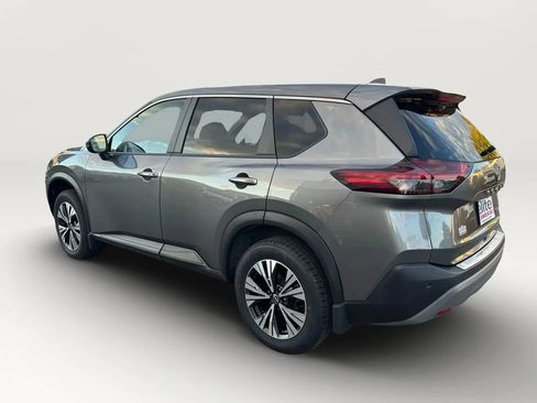 Used 2023 Nissan Rogue SV image 5