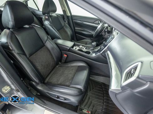 Used 2018 Nissan Maxima SR w/ Midnight Edition FWD image 43