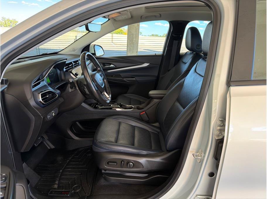 Used 2022 Chevrolet Bolt EUV Premier w/ Sun & Sound Package FWD image 10