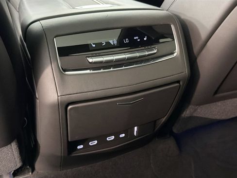 Used 2021 Cadillac Escalade Sport Platinum w/ Heavy-Duty Trailer Package AWD/4WD image 27