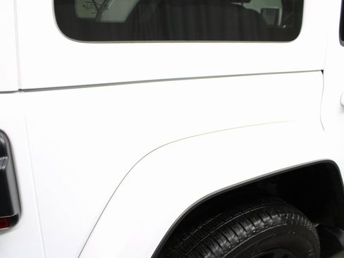 Used 2023 Jeep Wrangler Unlimited Sahara image 31