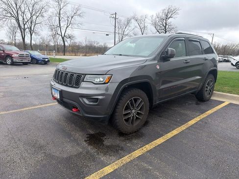 Used 2018 Jeep Grand Cherokee Trailhawk w/ Trailhawk Luxury Group image 2