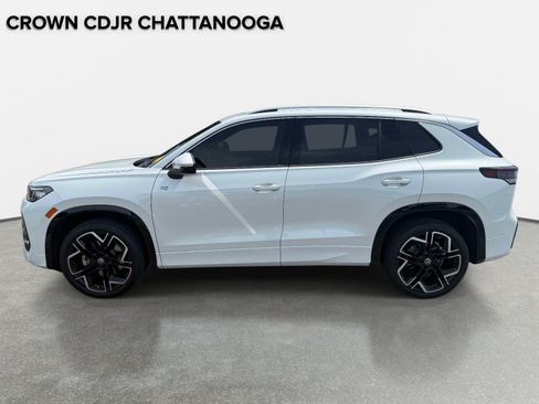 Used 2025 Volkswagen Tiguan SEL R-Line AWD/4WD image 2