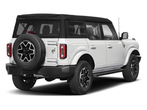 New 2026 Ford Bronco Outer Banks w/ Sasquatch Package AWD/4WD image 2