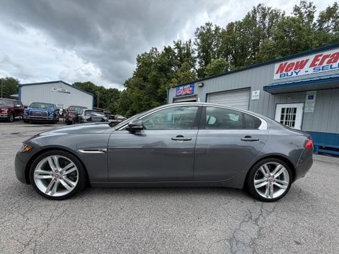 Used 2018 Jaguar XE Premium RWD image 8