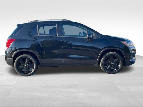 Used 2018 Chevrolet Trax Premier w/ Midnight Edition AWD/4WD image 9