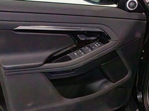 Used 2023 Land Rover Range Rover Evoque R-Dynamic S image 11