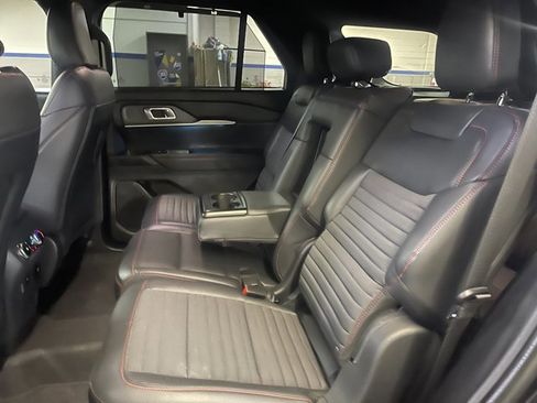 Used 2025 Ford Explorer ST-Line w/ Premium Package AWD/4WD image 15