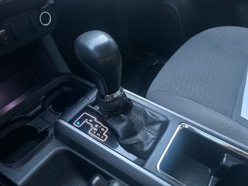 Used 2016 Toyota Tacoma SR5 image 26