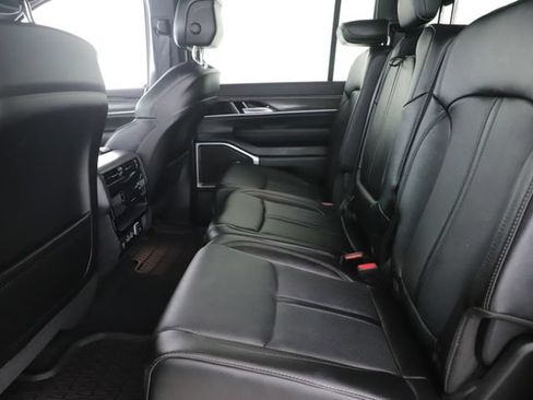 Used 2024 Jeep Wagoneer L Series II w/ Flexible Seating Group AWD/4WD image 28