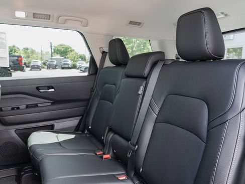 New 2026 Nissan Pathfinder SL AWD/4WD image 23