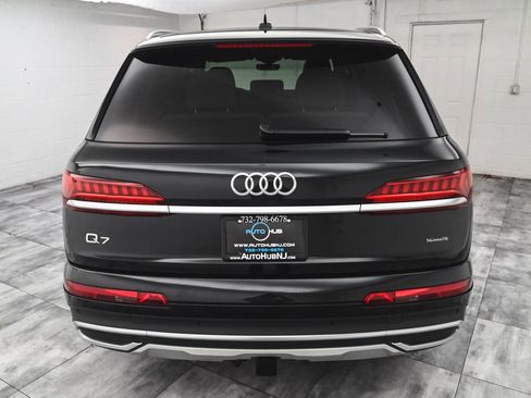 Used 2024 Audi Q7 2.0T Premium w/ Convenience Package image 5