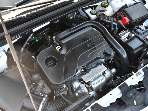 Used 2021 Chevrolet Malibu LT FWD image 40