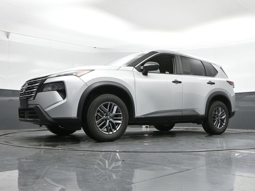 Used 2024 Nissan Rogue S AWD/4WD image 45