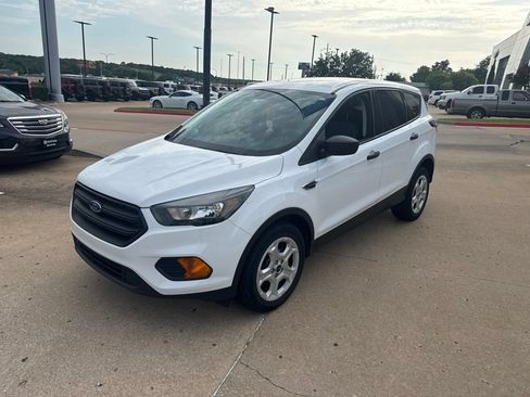 Used 2018 Ford Escape S FWD image 3
