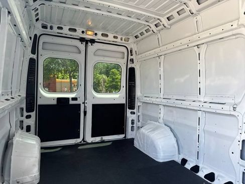 Used 2021 RAM ProMaster 2500 w/ Convenience Group FWD image 15