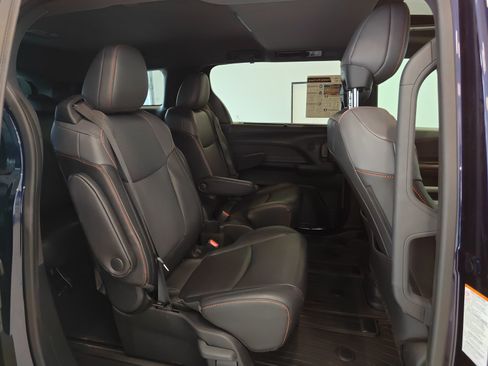 Used 2023 Toyota Sienna XSE w/ XSE Plus Package AWD/4WD image 21