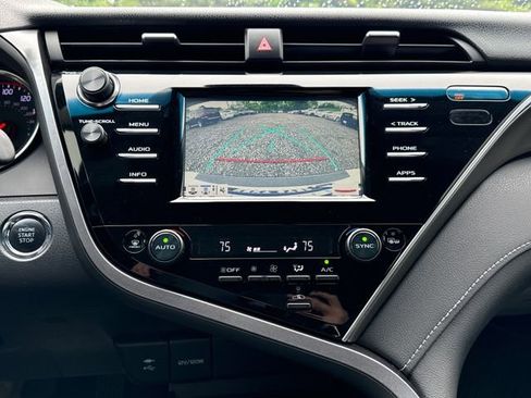 Used 2018 Toyota Camry XSE FWD image 31