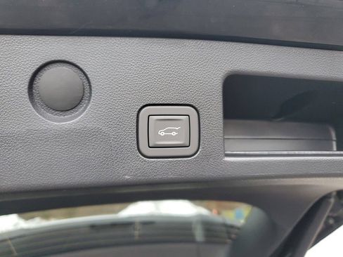 New 2026 GMC Terrain AT4 w/ LPO, Black Badging Package AWD/4WD image 16