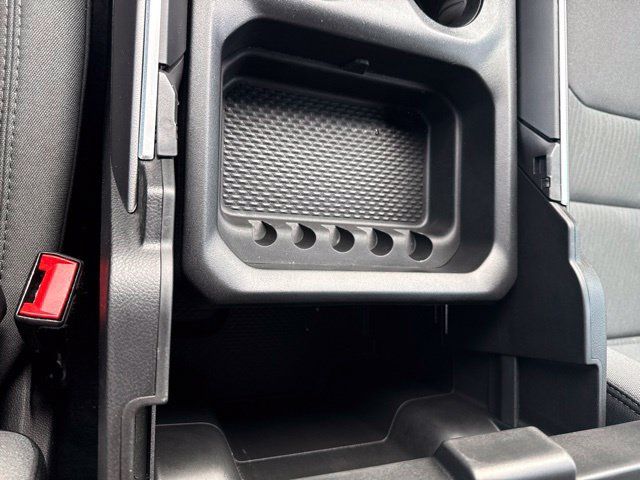 Used 2022 RAM 1500 Big Horn AWD/4WD image 32