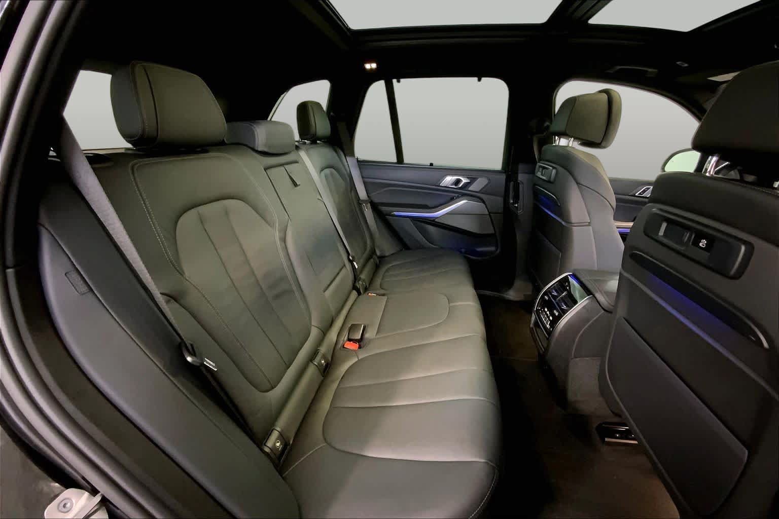 Used 2022 BMW X5 M50i w/ Executive Package AWD/4WD image 19