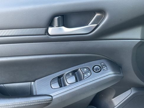 Used 2025 Nissan Altima 2.5 SV FWD image 20